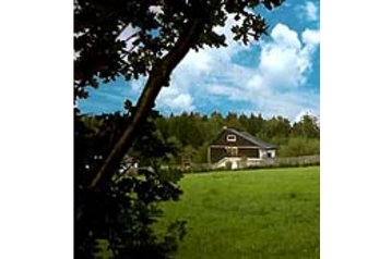 Polonia Privát Kopaniec, Exteriorul